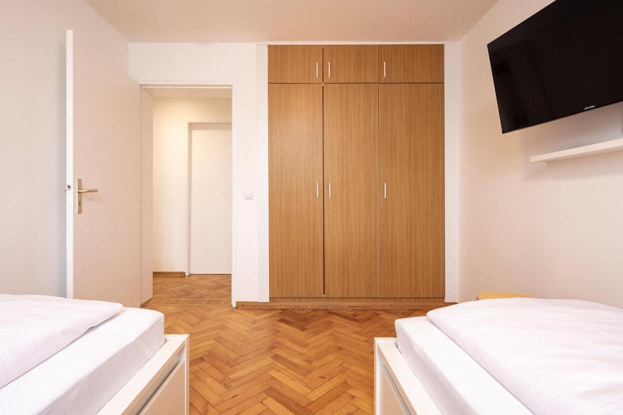 Apartmenthaus - Grosszuegige Fuer Je 4-8 Personen Mit Balkon Apartment