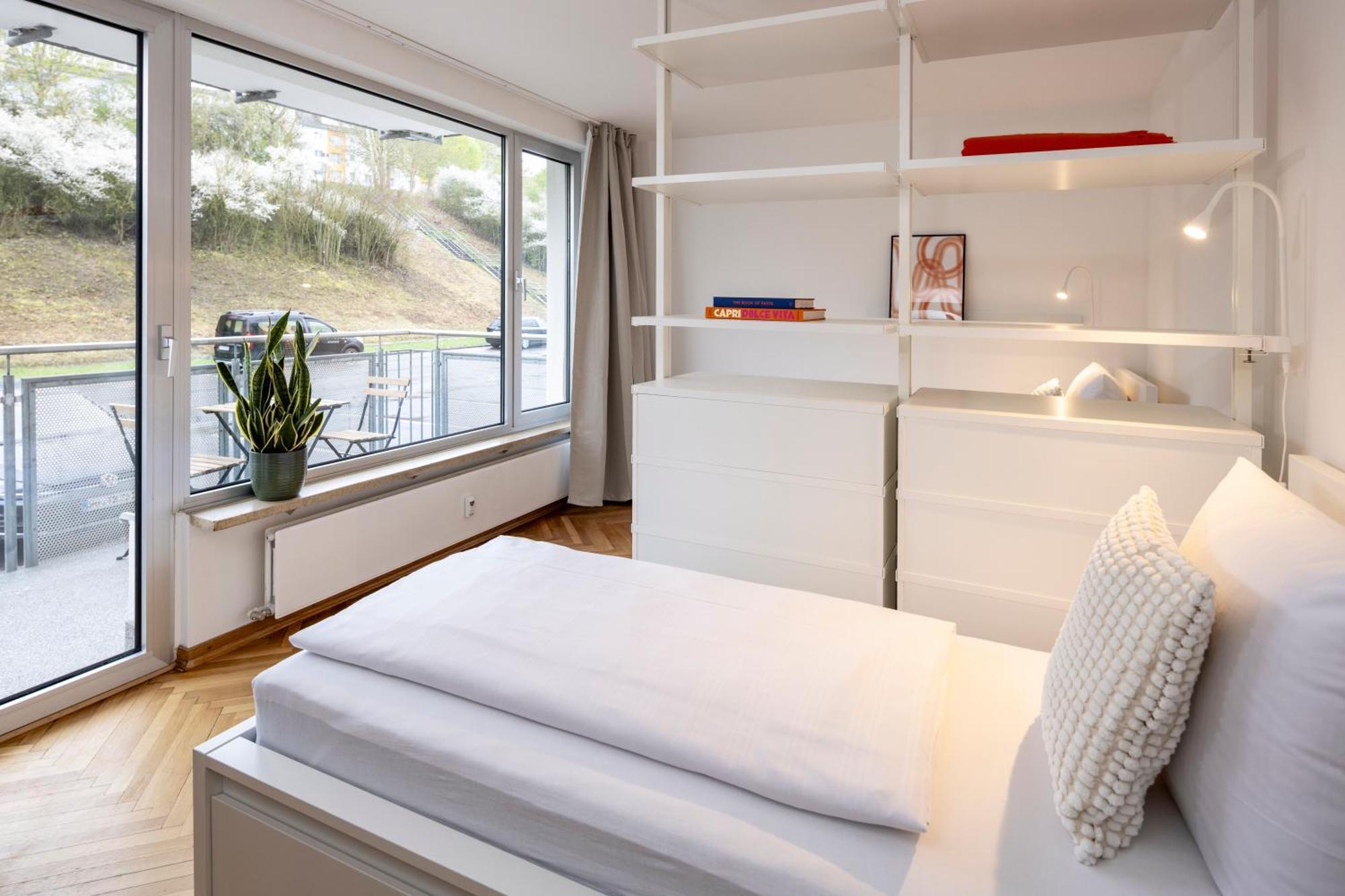 Apartmenthaus - Grosszuegige Fuer Je 4-8 Personen Mit Balkon Apartment Kitzingen
