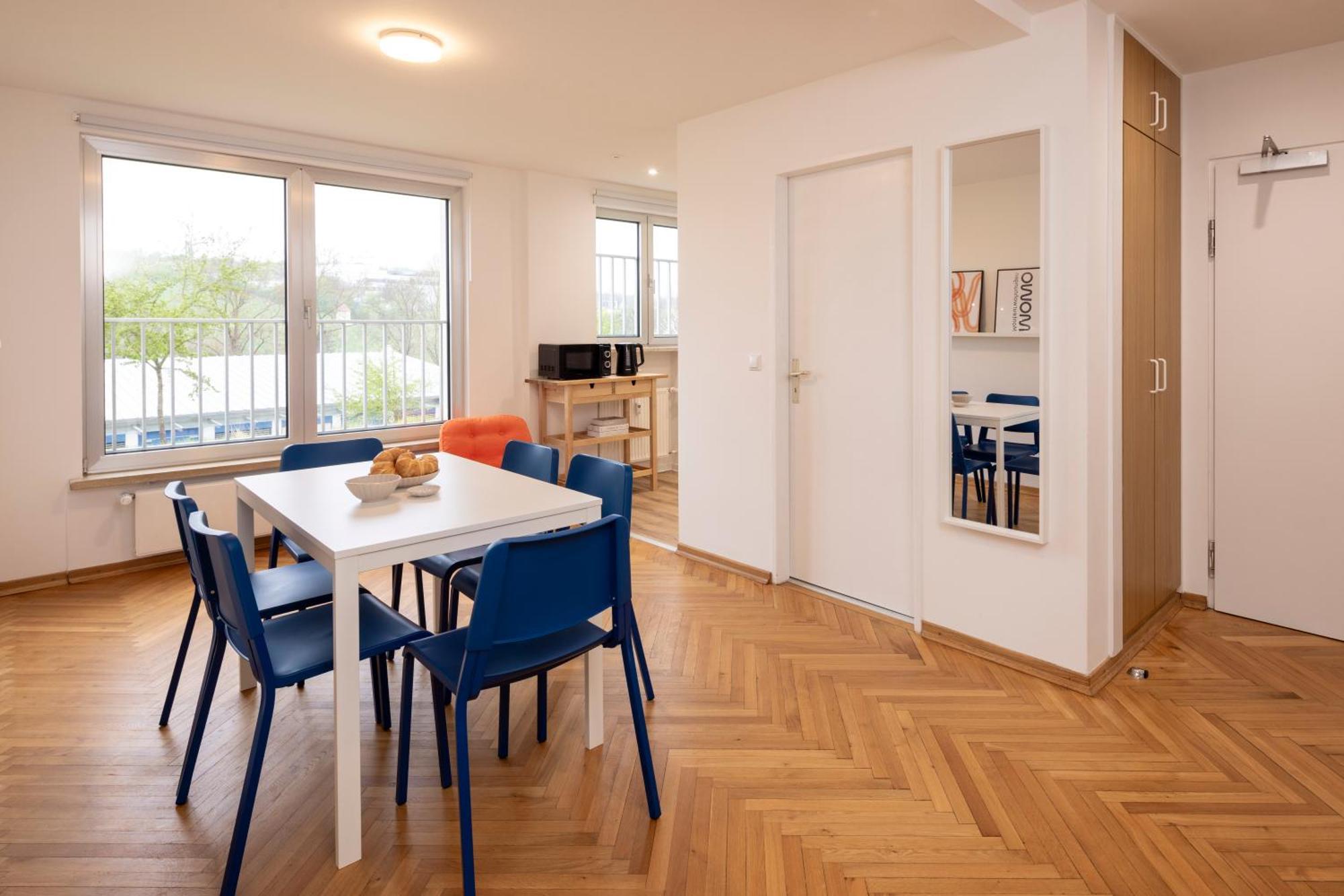 Apartmenthaus - Grosszuegige Fuer Je 4-8 Personen Mit Balkon Kitzingen