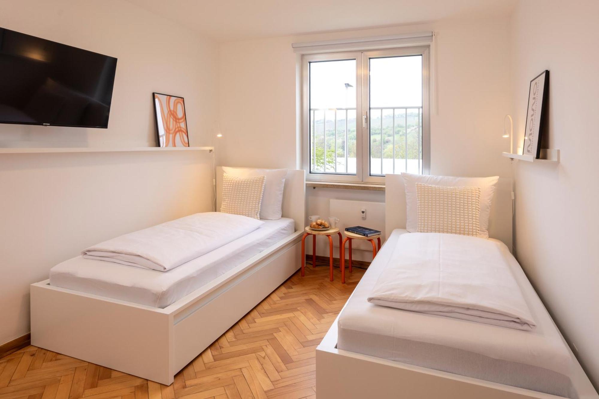 Apartmenthaus - Grosszuegige Fuer Je 4-8 Personen Mit Balkon * Kitzingen