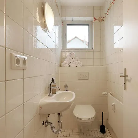 Apartmenthaus Kitzingen - Grosszuegige Wohnungen Fuer Je 4-8 Personen Mit Balkon Buitenkant foto