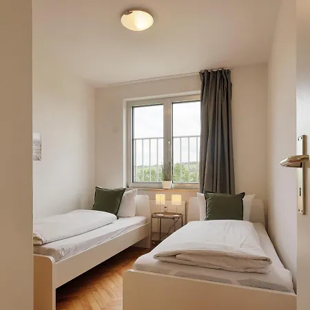 Apartmenthaus Kitzingen - Grosszuegige Wohnungen Fuer Je 4-8 Personen Mit Balkon Buitenkant foto