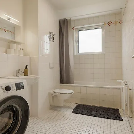 Apartmenthaus Kitzingen - Grosszuegige Wohnungen Fuer Je 4-8 Personen Mit Balkon Buitenkant foto